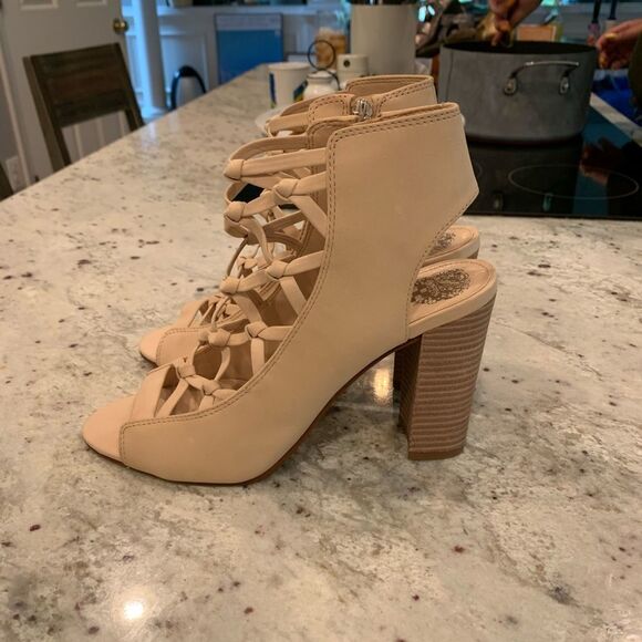 Vince Camuto Stesha Open Toe Stacked Heels 8.5 NEW - Picture 3 of 5